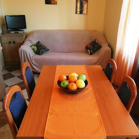 Apartments Podstrana Apartamento *
